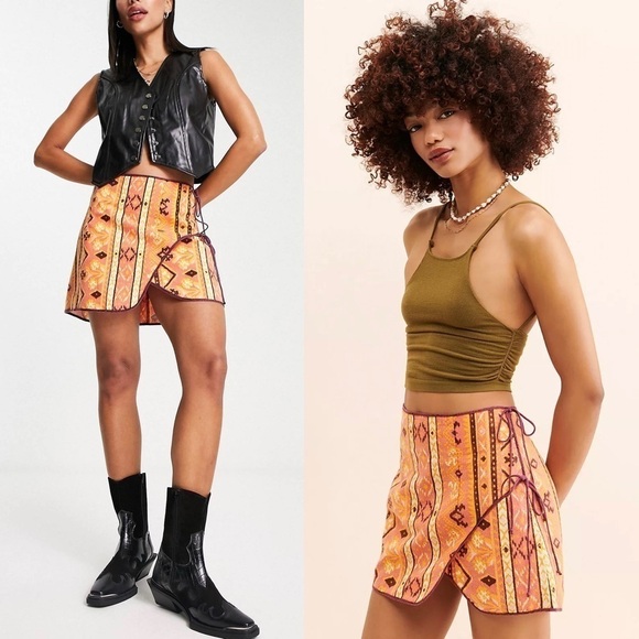 NWT FREE PEOPLE Woodblock Design Print Faux Wrap Tie Side Mini Skirt Size XS - Picture 1 of 14